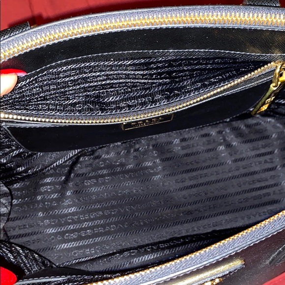 LIKENEW PRADA SAFFIANO LUX LARGE BAG - Picture 7 of 14